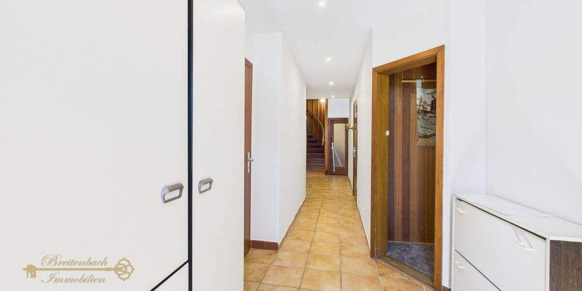 Mehrfamilienhaus, Wohnhaus Lilienthal Frankenburg - 6 Zimmer, 157 m&sup2;, 259.000&euro; | Angebot:25818919