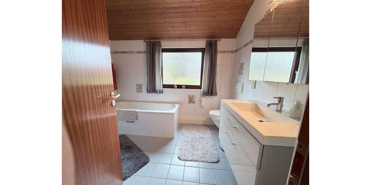 Mehrfamilienhaus, Wohnhaus Schwanewede / Neuenkirchen Neuenkirchen - 8 Zimmer, 239 m&sup2;, 299.000&euro; | Angebot:26160538