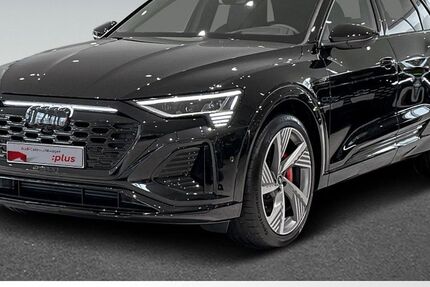 Audi Q8 e-tron 3.477 km 97.970 € Bremen 28207