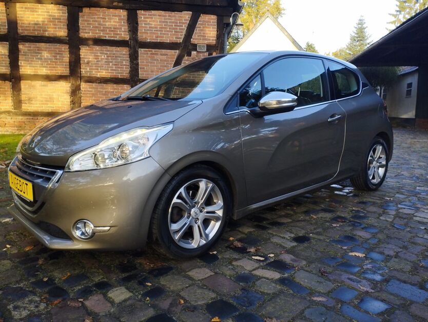 Peugeot 208 231.850 km 5.350 € Ottersberg 28870