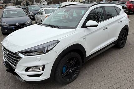 Hyundai TUCSON 130.000 km 17.200 € Bremen 28779