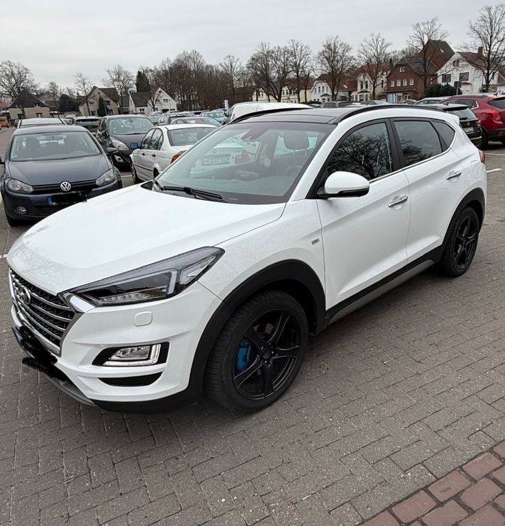 Hyundai TUCSON 130.000 km 17.200 € Bremen 28779