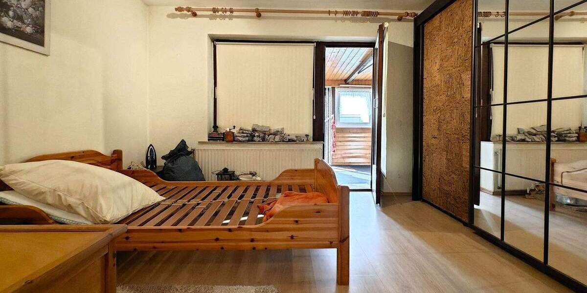 Mehrfamilienhaus, Wohnhaus Bremen Burg-Grambke - 6 Zimmer, 150 m&sup2;, 295.000&euro; | Angebot:25821544