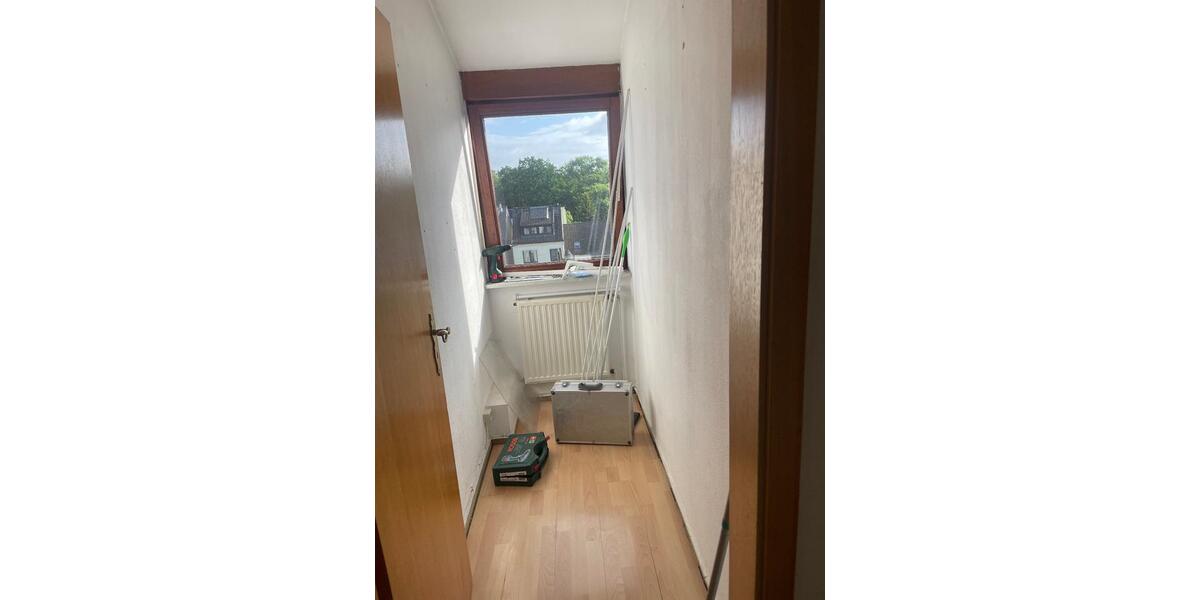 Dachgeschoßwohnung Bremen Hemelingen - 2.5 Zimmer, 70 m&sup2;, 179.000&euro; | Angebot:26865849