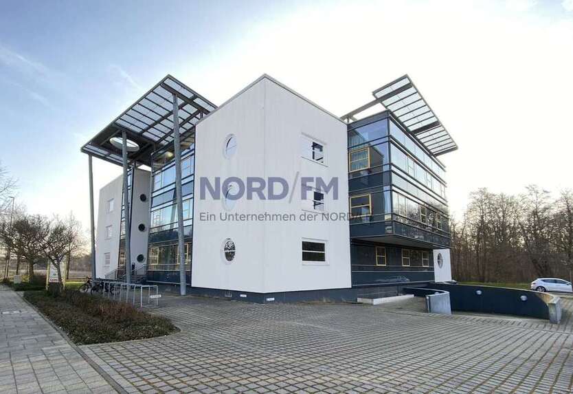 Büro in Bremen Oberneuland 4.850 € 483.24 m²