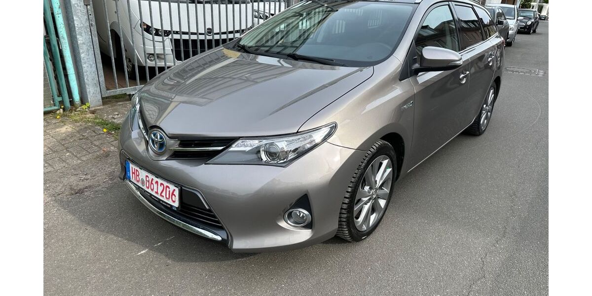 Toyota Auris 139.140 km 9.400 &euro; Bremen 28215
