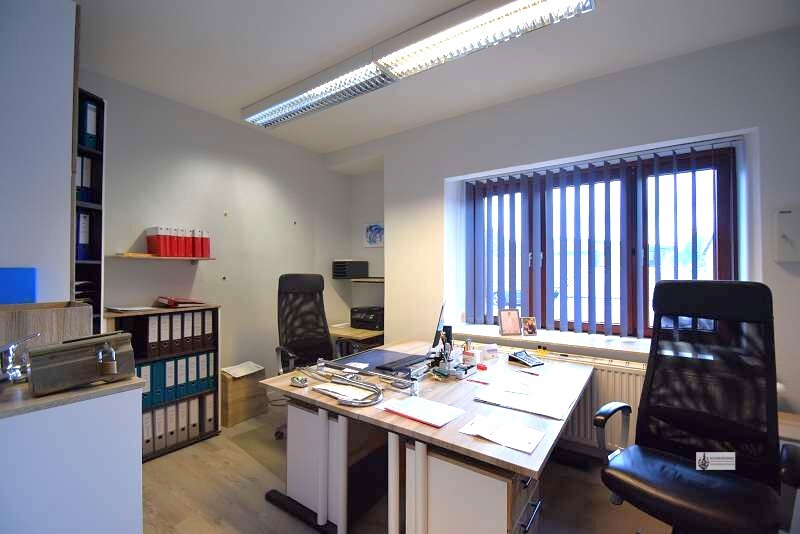 Modernes Bürogebäude Möbliert mit großer Lagerhalle und Carport mit Stellplätzen - Gewerbeobjekt Stuhr / Seckenhausen Seckenhausen | Angebot:26844641