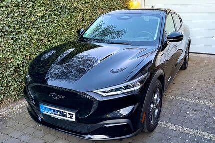 Ford Mustang Mach-E 9.200 km 28.500 &euro; Bremen 28357