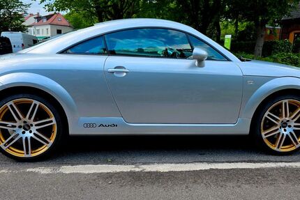 Audi TT 178.000 km 9.950 &euro; Bremen 28213