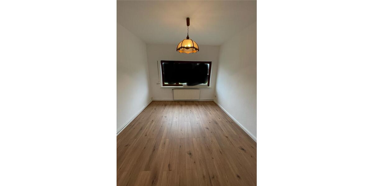 Erdgeschoßwohnung Delmenhorst - 5 Zimmer, 130 m&sup2;, 1.250&euro; | Angebot:26338135