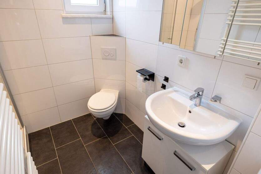 *** EFH - 2 ZKB - RENOVIERT und SANIERT in 2017 mit GARAGE *** 2 zimmer