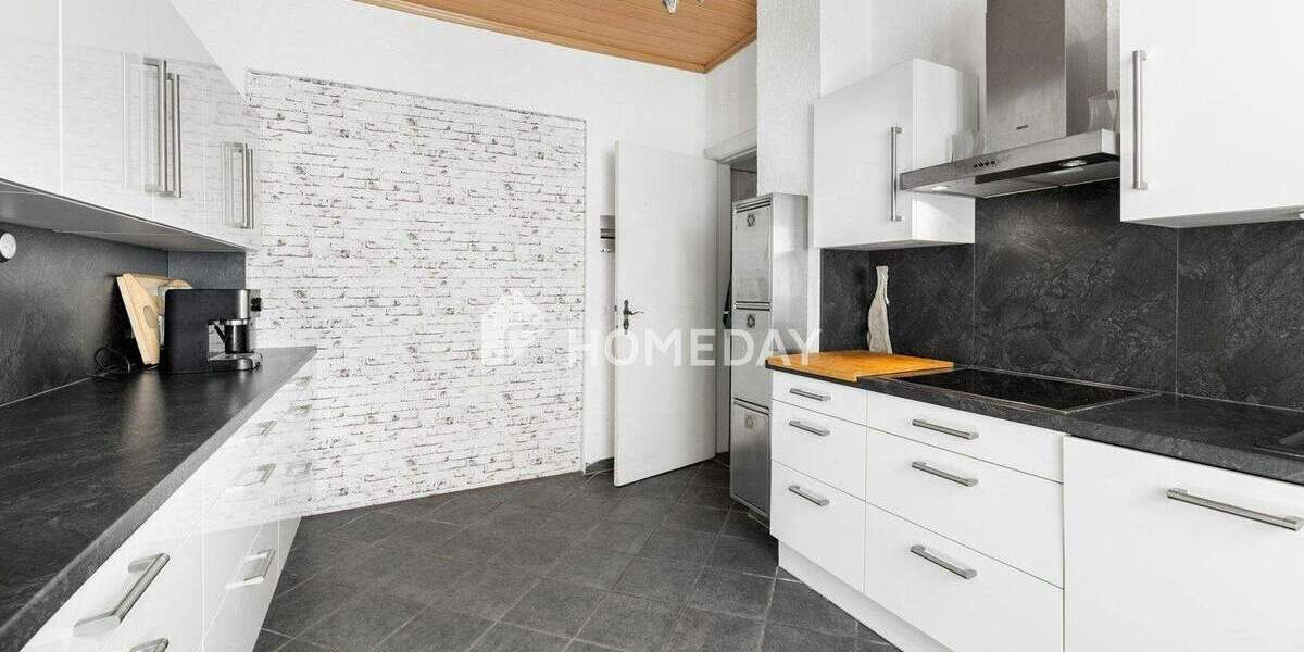 Bezugsfrei ab 01.07.26 - Zweifamilienhaus mit Gartenanteil & Terrasse 7 zimmer