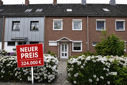 Solides Reihenmittelhaus Ideal für Familie mit 4 Personen auch für Home Office +EBK +Garage +Garten - Haus Bremen Neustadt | Angebot:27280453