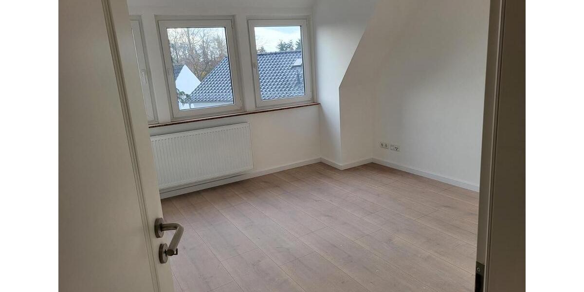 Dachgeschoßwohnung Bremen Hemelingen - 4 Zimmer, 97 m&sup2;, 1.250&euro; | Angebot:25645799