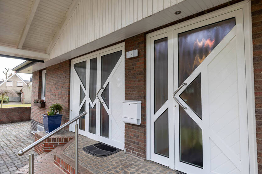 *** ZWEIFAMILIENHAUS in TOP LAGE mit TOP ZUSTAND und MODERNISIERTEM DACH *** 5 zimmer