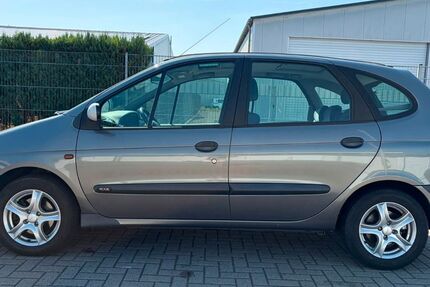Renault Scenic 117.800 km 1.850 &euro; Delmenhorst 27749