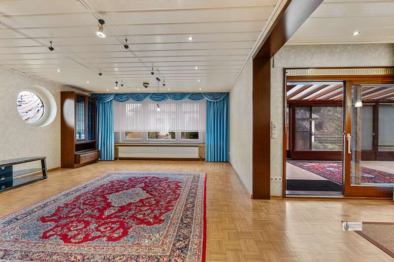 Wohnen und Arbeiten unter einem Dach +2.500 m² Waldgrundstück Sauna+Holzhäuschen Wintergarten+Kamin - Zweifamilienhaus Syke | Angebot:24213006