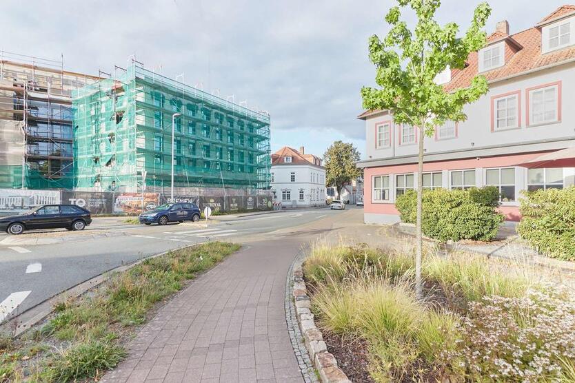 Vielseitige GewerbeImmobilie mit Aufzug in zentraler Innenstadtlage von Achim mit hoher Sichtbarkeit