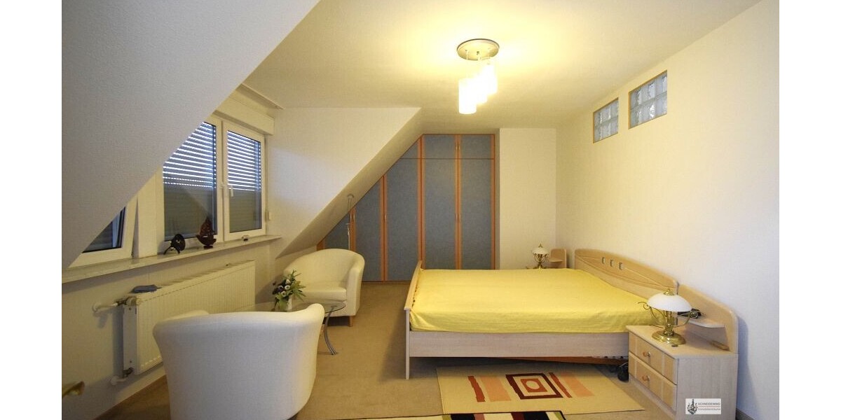 Großes modernisiertes EFH + EBK + Wintergarten + 3 Bäder mit 2 Stellplätzen vor dem Haus - Doppelhaushälfte Syke / Siedlung Gessel Gessel | Angebot:24213112