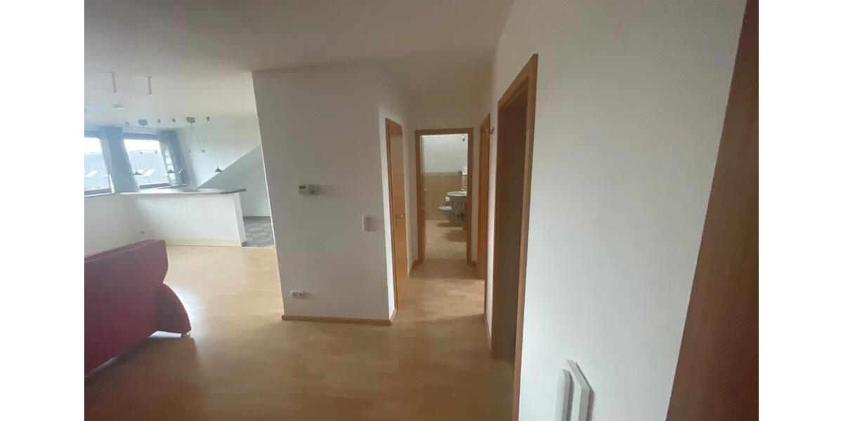 Dachgeschoßwohnung Bremen Häfen - 3 Zimmer, 72 m&sup2;, 198.000&euro; | Angebot:24553697