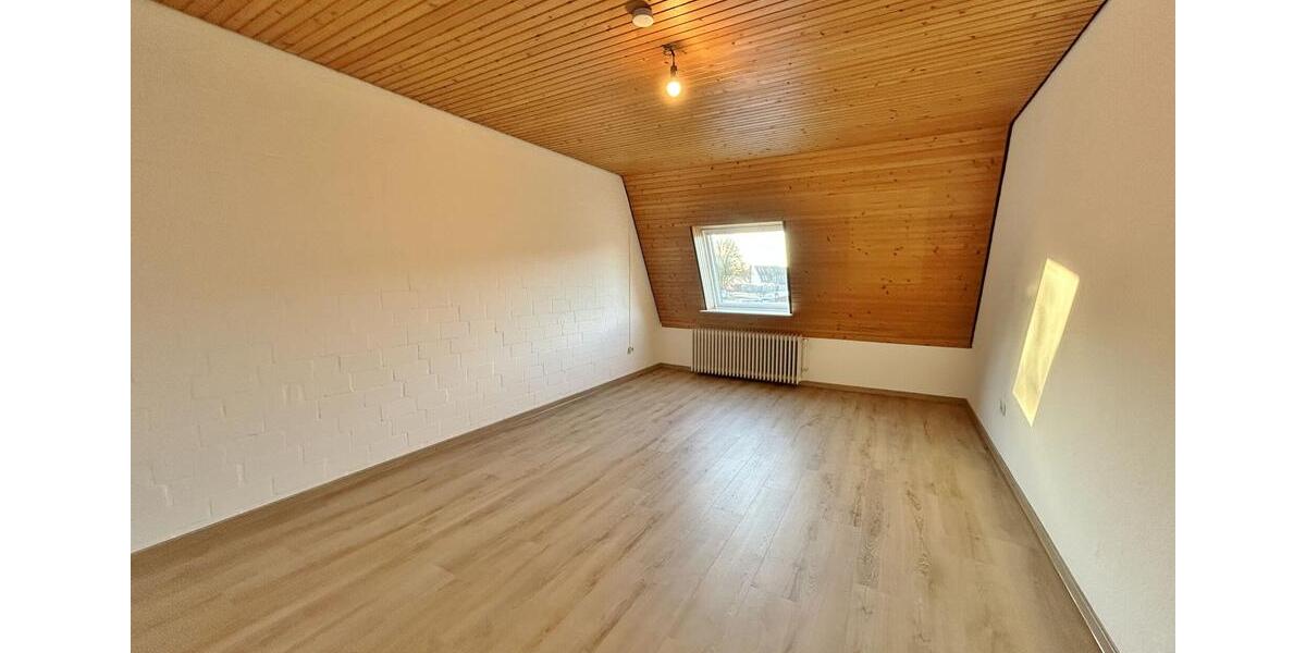 Reihenhaus Stuhr - 5 Zimmer, 135 m&sup2;, 1.200&euro; | Angebot:24848886