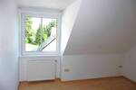 Hude-Süd: Renovierte 3-Zimmer-MaisonetteWohnung mit Balkon und Carport