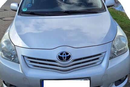 Toyota Verso 184.000 km 3.700 &euro; Bremen 28357