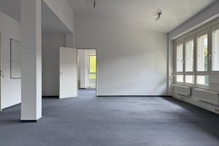 Offene Bürofläche mit Top-Autobahnanbindung zimmer