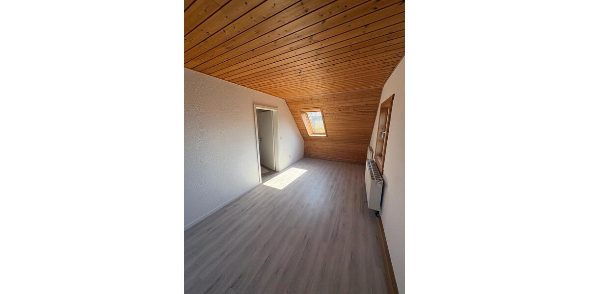 Dachgeschoßwohnung Ritterhude - 3 Zimmer, 85 m&sup2;, 800&euro; | Angebot:26085136
