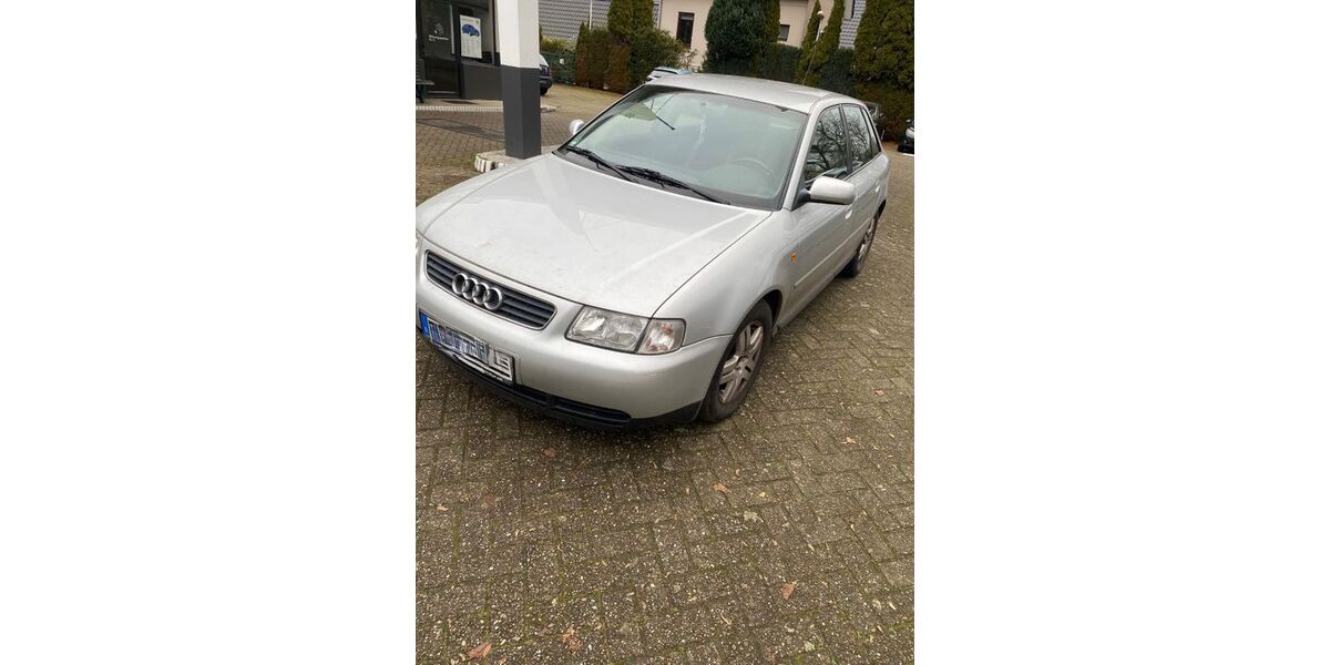Audi A3 215.000 km 2.300 &euro; Bremen 28755