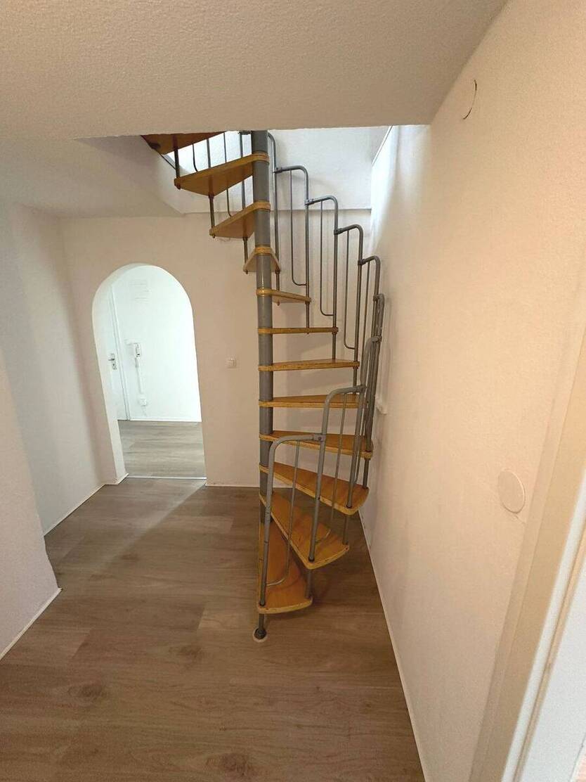 4 ZKB mit Balkon über 2 Etagen im Dachgeschoss eines 3 Familienhauses in Bremen Oslebshausen zu vermieten 4 zimmer