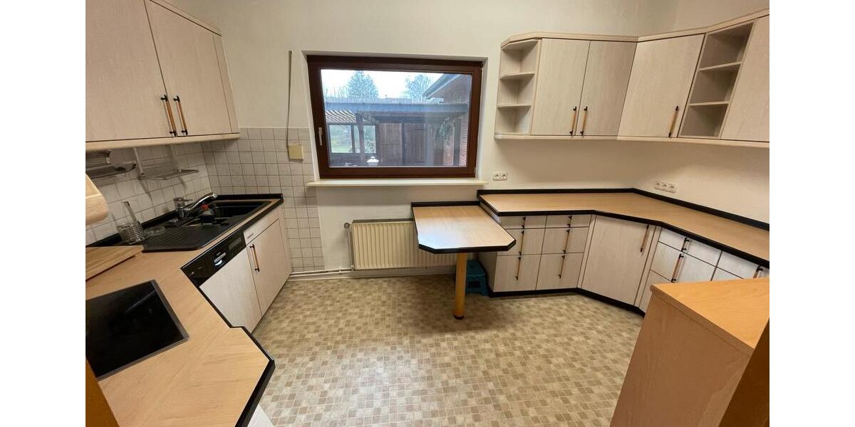 Erdgeschoßwohnung Delmenhorst - 5 Zimmer, 130 m&sup2;, 1.250&euro; | Angebot:26338135