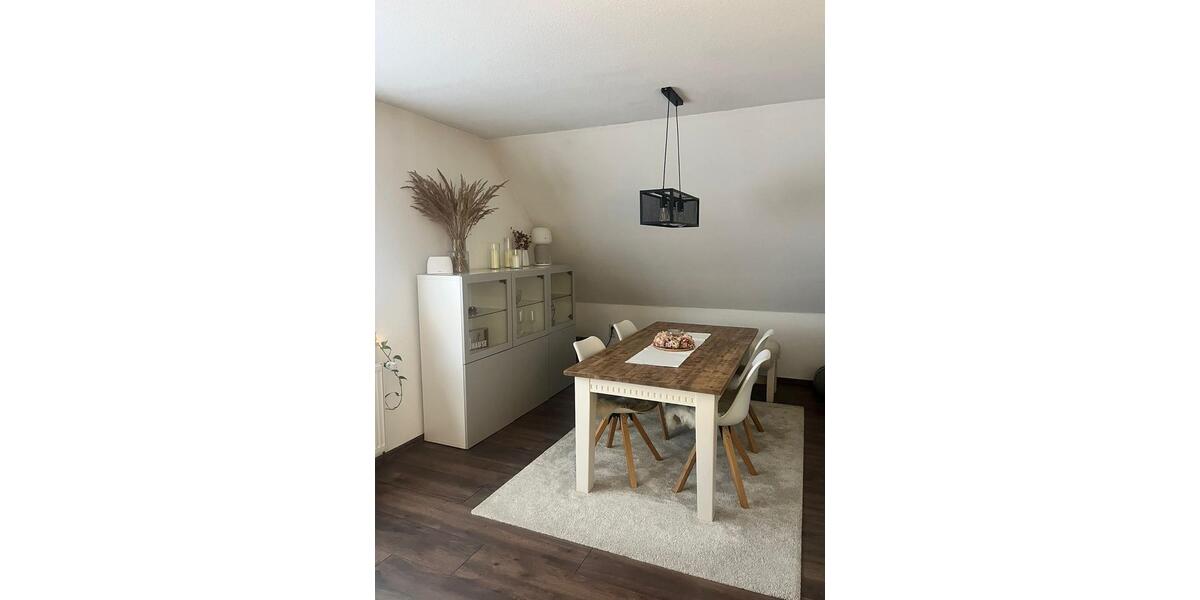 Dachgeschoßwohnung Schwanewede - 3.5 Zimmer, 120 m&sup2;, 900&euro; | Angebot:25368322