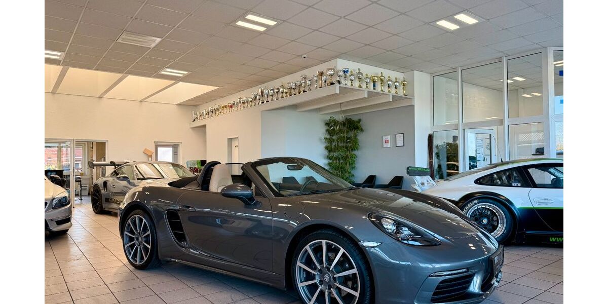 Porsche Boxster 17.718 km 60.850 &euro; Stuhr-Bremen 28816