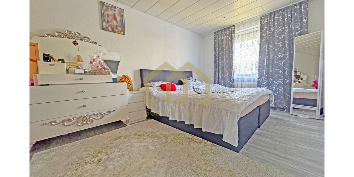 Achim: 5-Zimmer-Reihenhaus mit Garten, EBK & ausgebautem Dachgeschoss + Garage - Reihenmittelhaus Achim | Angebot:26748366