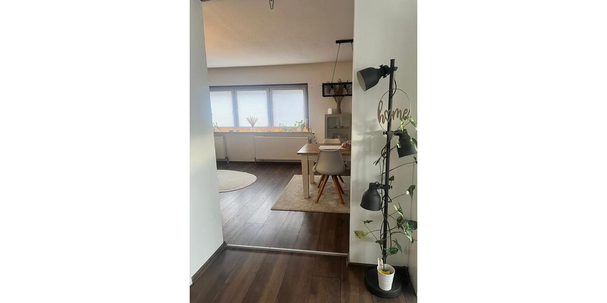 Dachgeschoßwohnung Schwanewede - 3.5 Zimmer, 120 m&sup2;, 900&euro; | Angebot:25368322