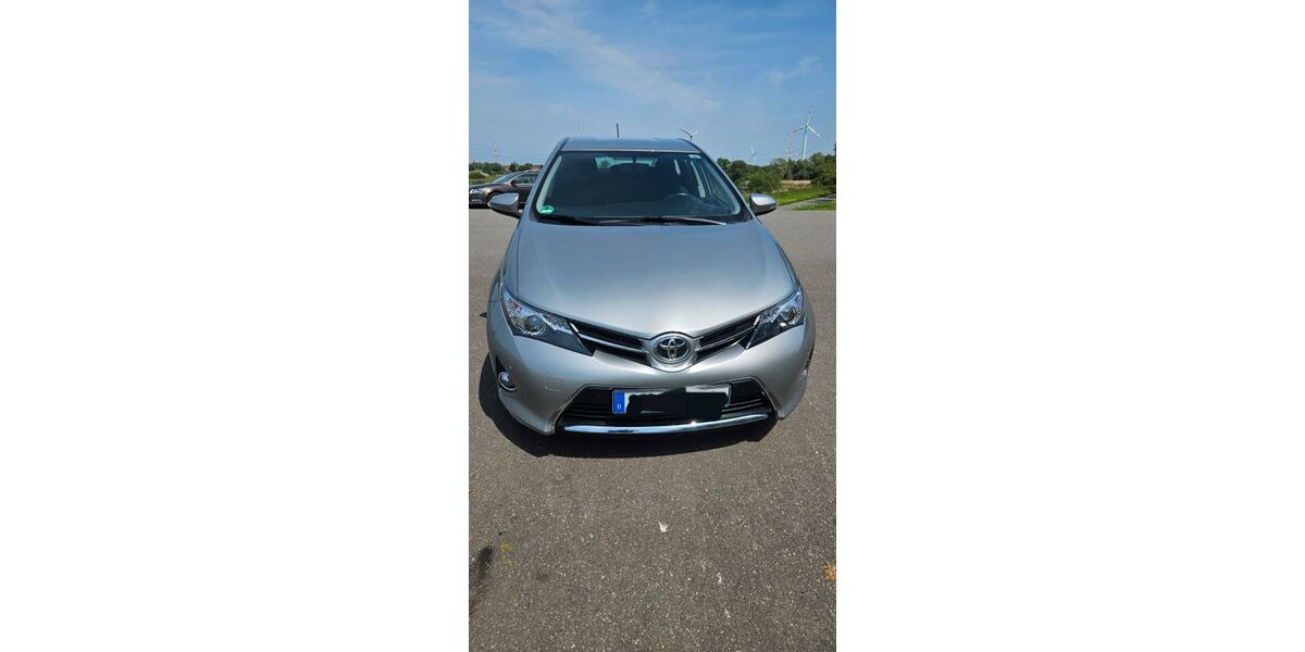 Toyota Auris 100.000 km 9.400 &euro; Bremen 28197