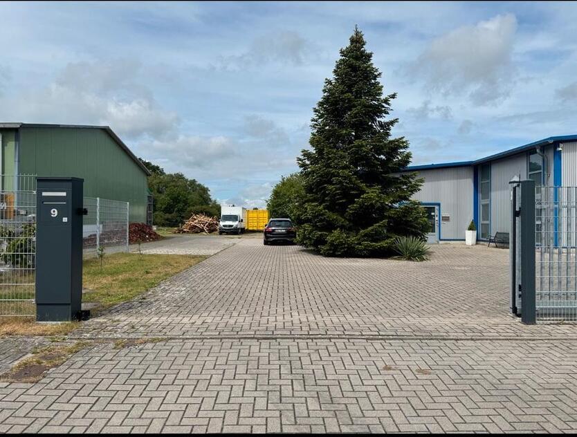 Gewerbe Halle direkt auf A28 HattenBüroWCDusche zimmer