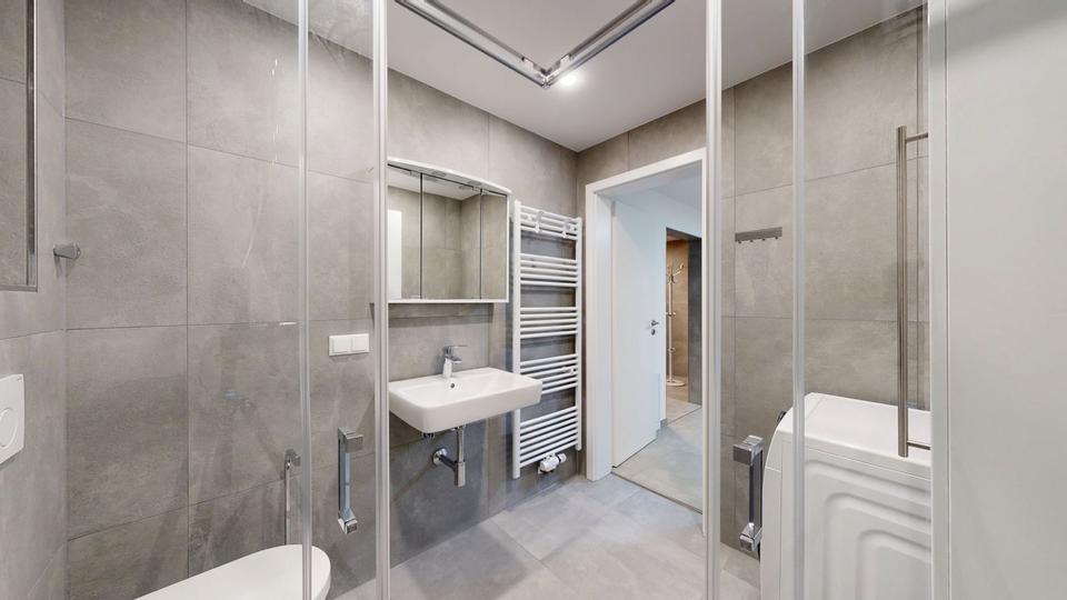 Erdgeschoßwohnung Bremen Häfen - 1 Zimmer, 16 m&sup2;, 650&euro; | Angebot:26213626