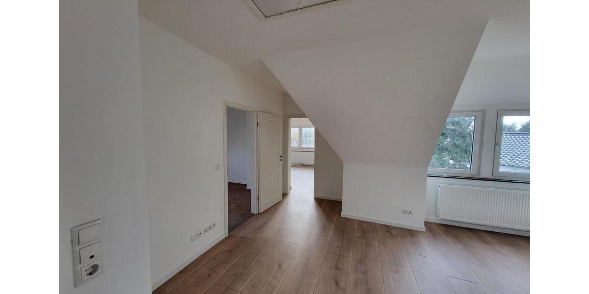 Dachgeschoßwohnung Bremen Hemelingen - 4 Zimmer, 97 m&sup2;, 1.400&euro; | Angebot:25109213