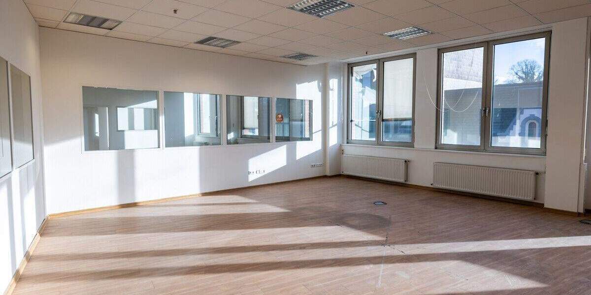 Gewerbeobjekt Delmenhorst Mitte - 5 Zimmer, 250 m&sup2;, 2.375&euro; | Angebot:24581317