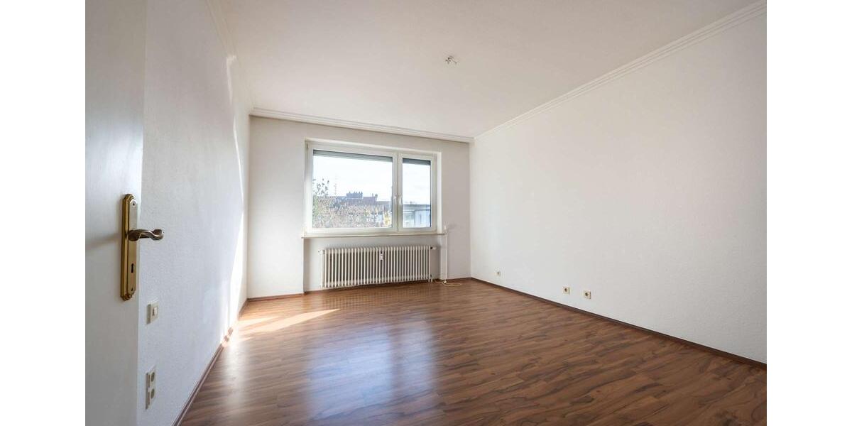 Etagenwohnung Bremen Schwachhausen - 3 Zimmer, 110 m&sup2;, 1.350&euro; | Angebot:26178311