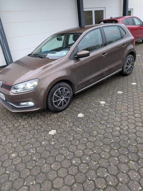 VW Polo 148.611 km 7.500 € Berne 27804