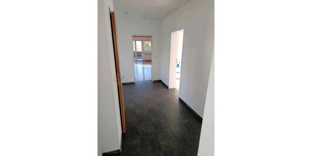 Dachgeschoßwohnung Langwedel - 4 Zimmer, 95 m&sup2;, 950&euro; | Angebot:25981006
