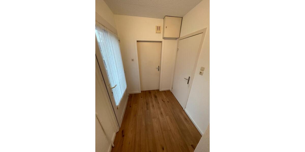 Erdgeschoßwohnung Delmenhorst - 5 Zimmer, 130 m&sup2;, 1.250&euro; | Angebot:26338135