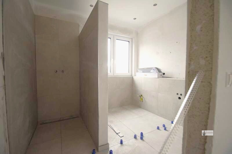 Penthouse - Wohnung Neubau 2 Zimmer zum 1.7. 2026 mit Rollläden + Stellplatz ohne Küche - Einfamilienhaus Weyhe Leeste | Angebot:26764876