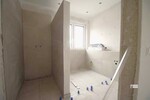 Penthouse - Wohnung Neubau 2 Zimmer zum 1.7. 2026 mit Rollläden + Stellplatz ohne Küche - Einfamilienhaus Weyhe Leeste | Angebot:26764876