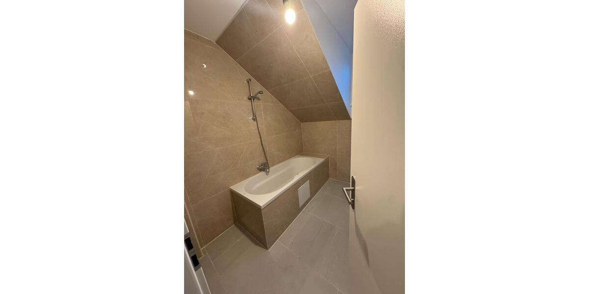 Hochparterre Bremen Huchting - 5 Zimmer, 100 m&sup2;, 1.500&euro; | Angebot:24694370