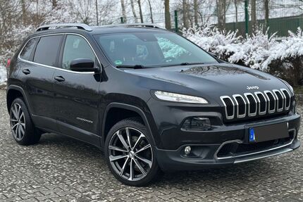 Jeep Cherokee 204.000 km 7.999 &euro; Bremen 28215