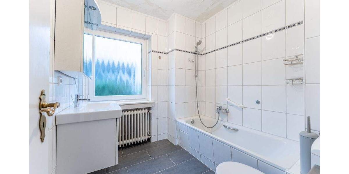 Einfamilienhaus Bremen / Oberneuland Oberneuland - 8 Zimmer, 220 m&sup2;, 499.000&euro; | Angebot:24647809